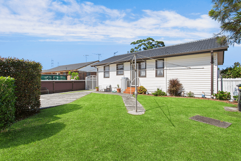 24 Caloola Avenue, Koonawarra, NSW 2530