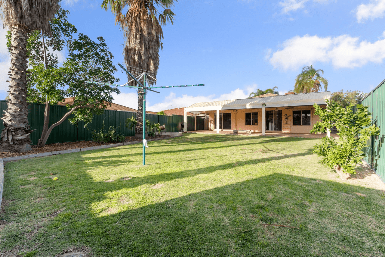 12 Cranberry Way, KENWICK, WA 6107