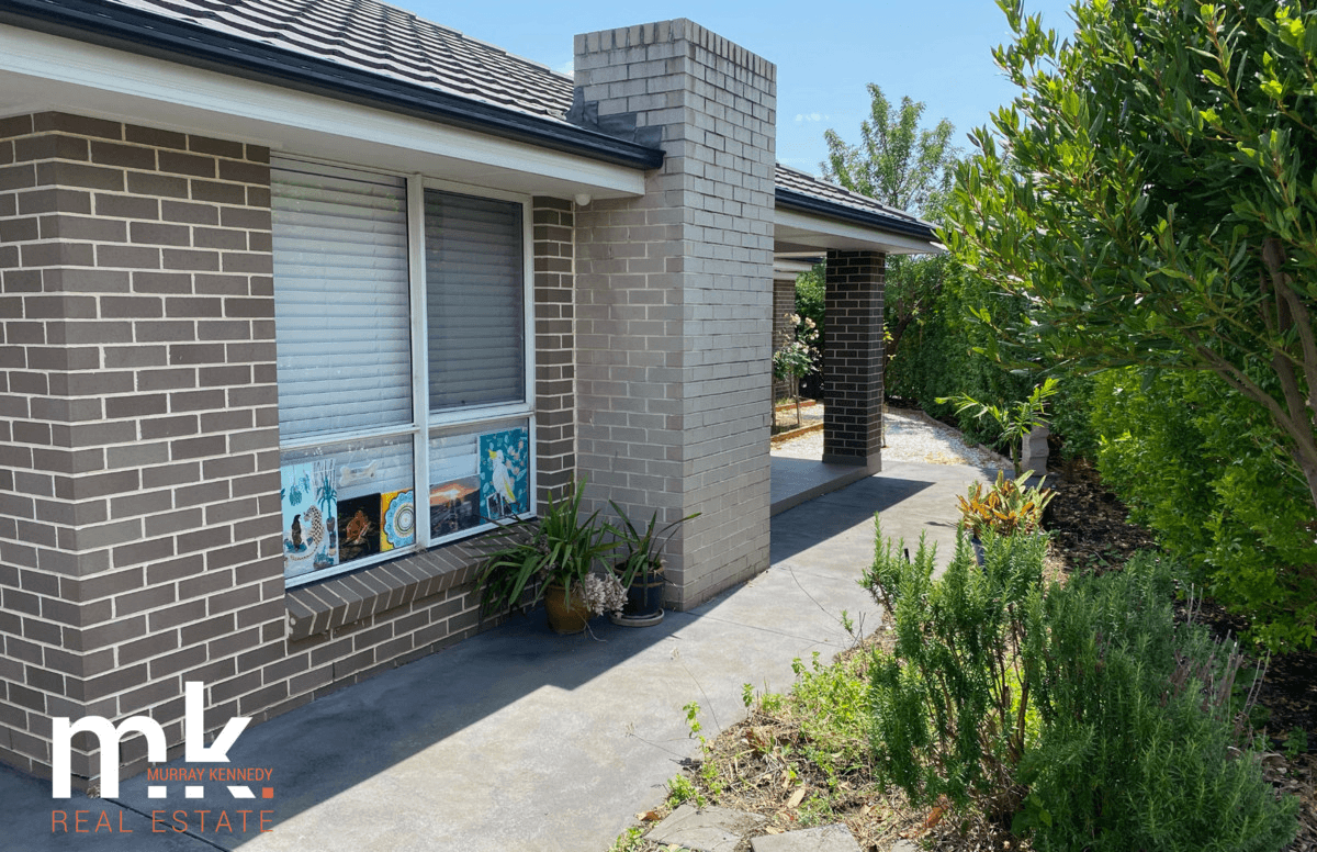 2 Dengate Close, Elderslie, NSW 2570