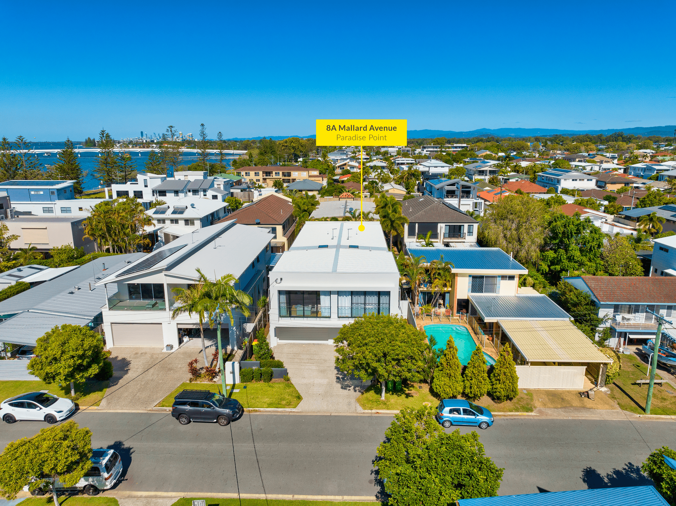 8 Mallard Avenue, PARADISE POINT, QLD 4216