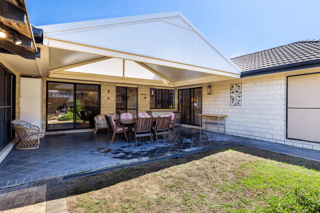 6 Brittany Drive, OXENFORD, QLD 4210