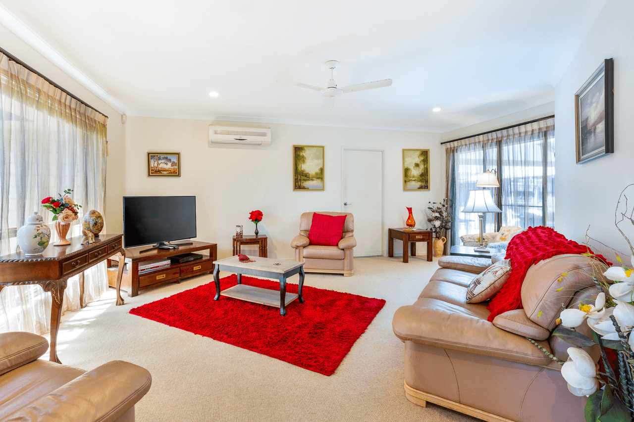 6 Brittany Drive, OXENFORD, QLD 4210