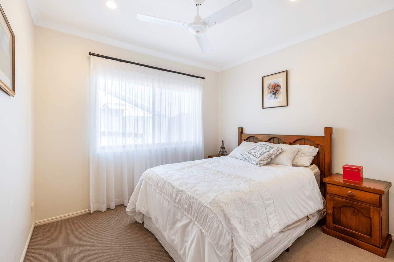 6 Brittany Drive, OXENFORD, QLD 4210