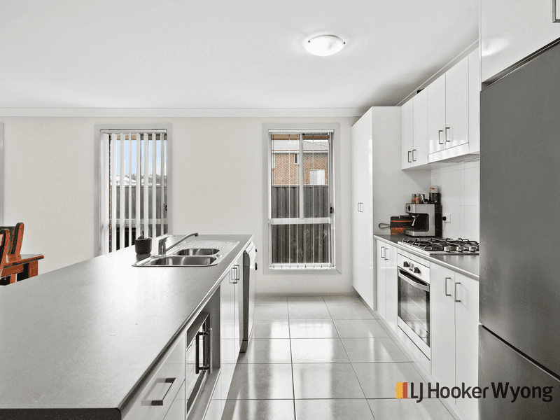 2 Nelson Grove, Woongarrah, NSW 2259