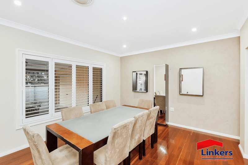 9 James Meahan Way, Macquarie Links, NSW 2565