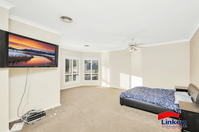 9 James Meahan Way, Macquarie Links, NSW 2565