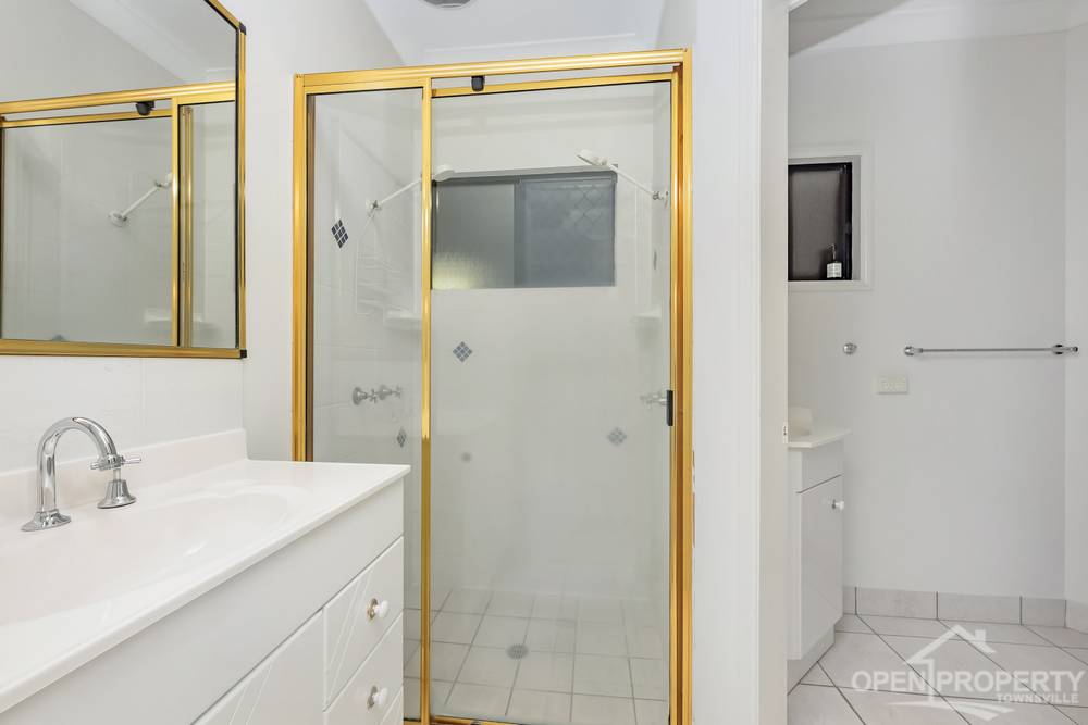 8 Carpenteria Cl, Kirwan, QLD 4817