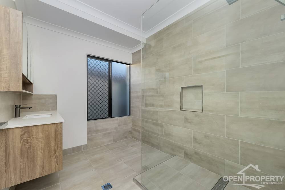 8 Carpenteria Cl, Kirwan, QLD 4817
