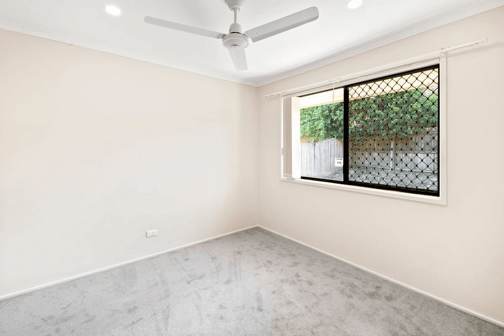 1/8 Botanical Drive, LABRADOR, QLD 4215
