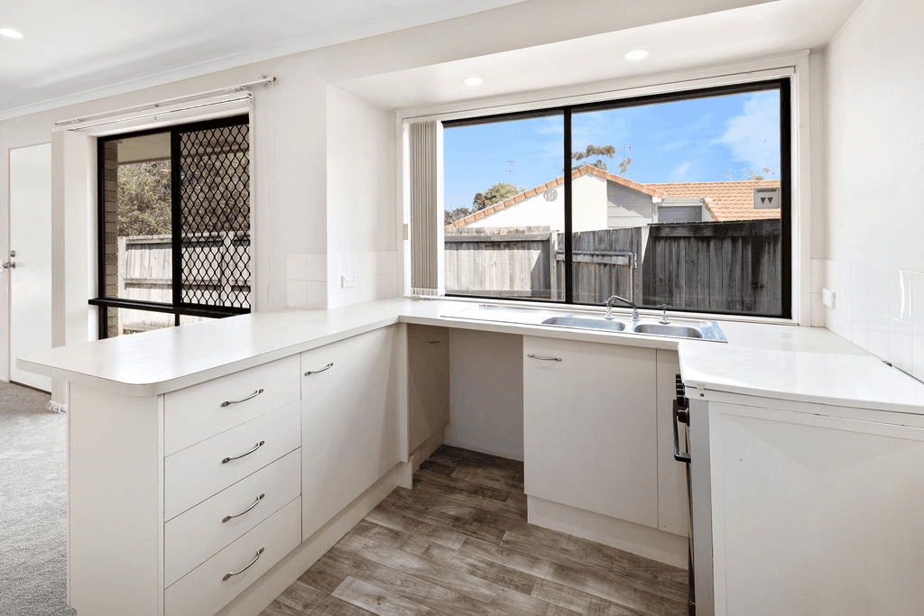1/8 Botanical Drive, LABRADOR, QLD 4215