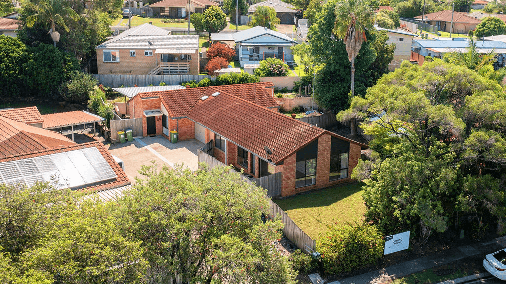 1/8 Botanical Drive, LABRADOR, QLD 4215