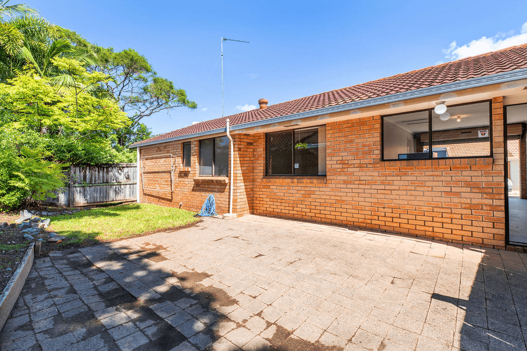 1/8 Botanical Drive, LABRADOR, QLD 4215