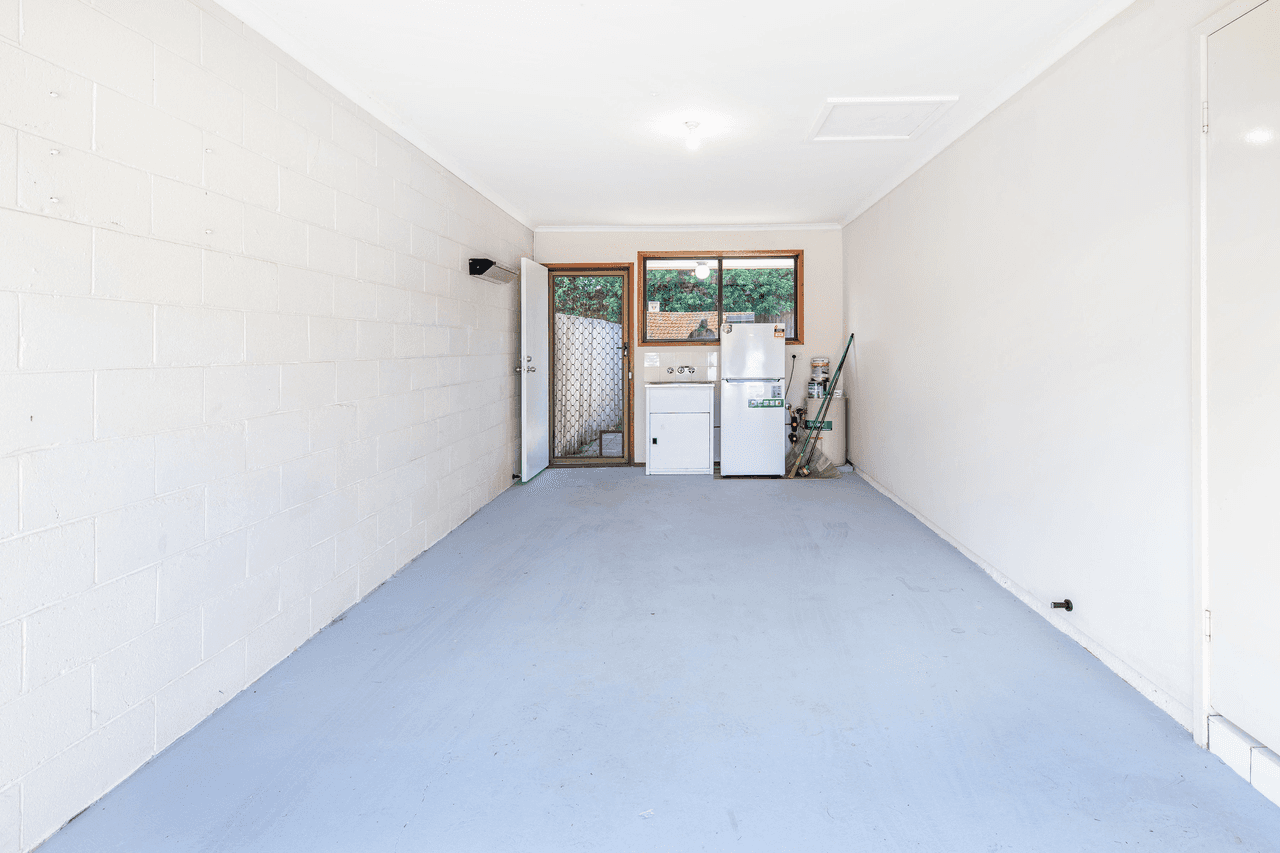 1/8 Botanical Drive, LABRADOR, QLD 4215
