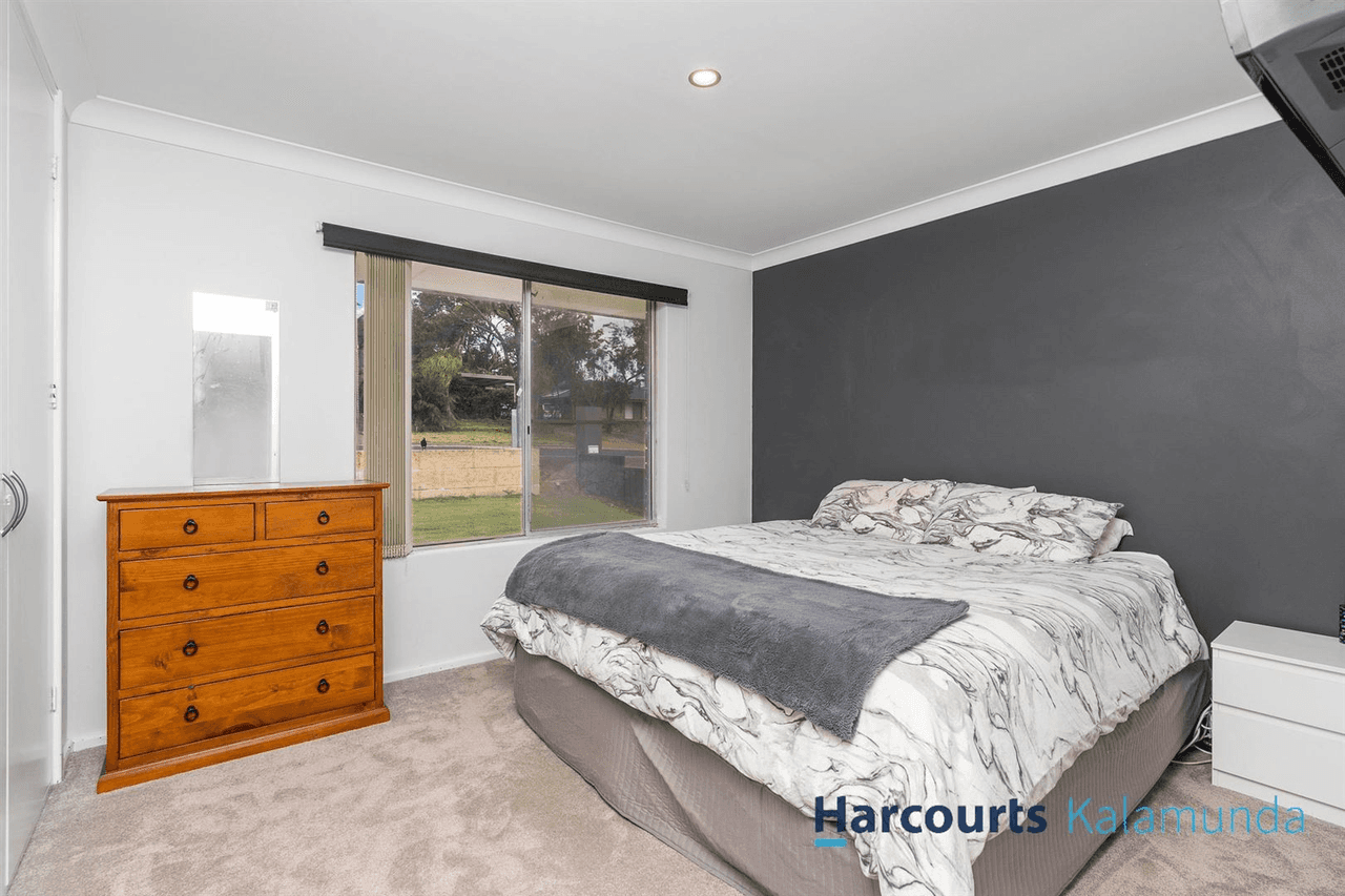 20  Booligal Street, Lesmurdie, WA 6076