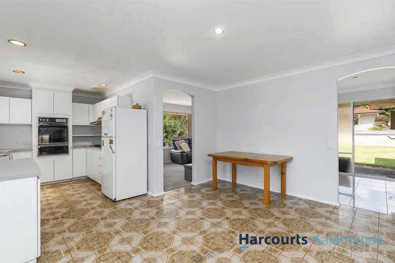 20  Booligal Street, Lesmurdie, WA 6076