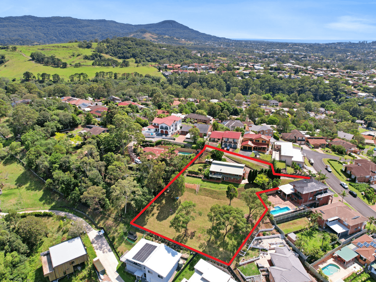 4 Murrogun Crescent, CORDEAUX HEIGHTS, NSW 2526