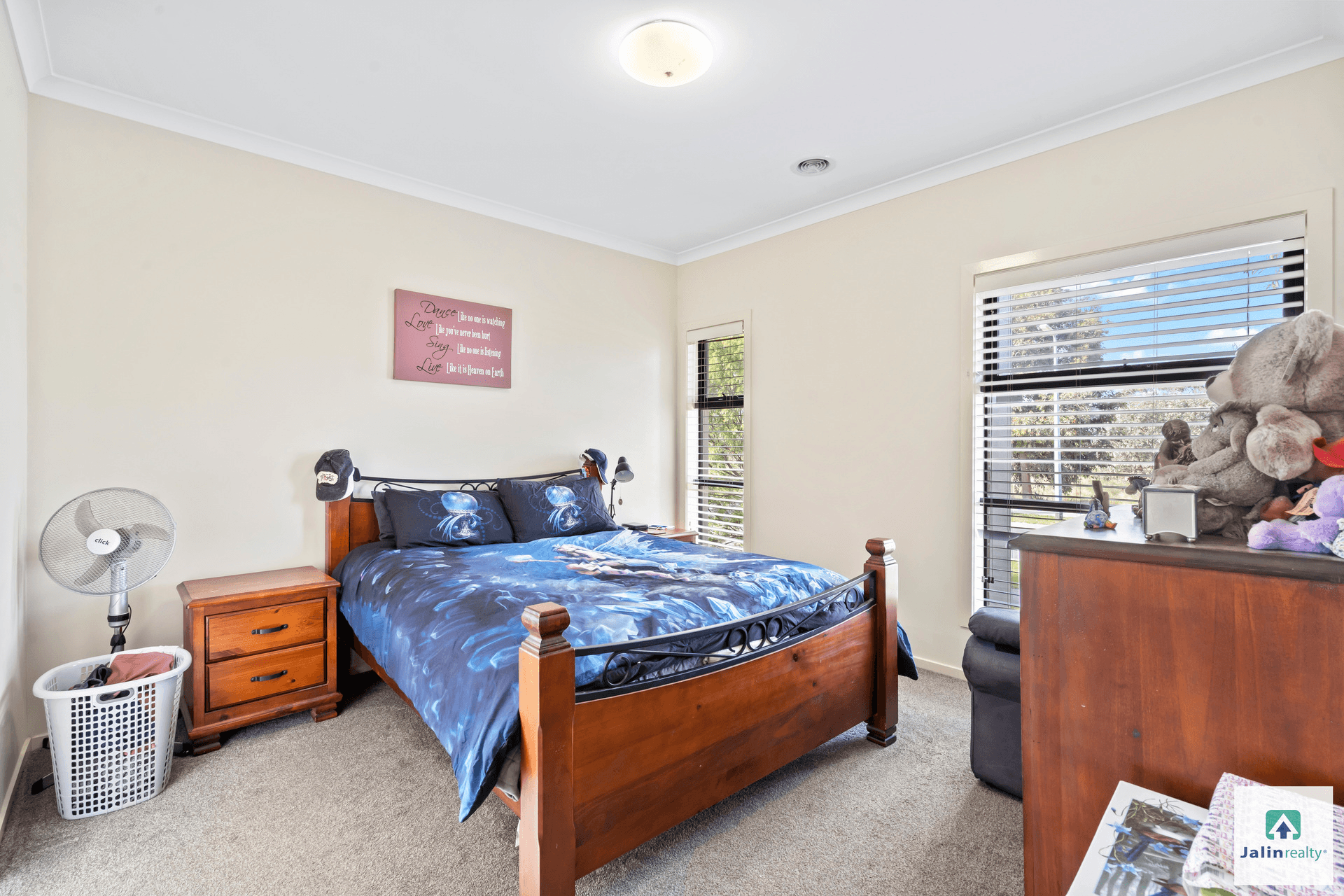 14 Bregman Esplanade, Manor Lakes, VIC 3024