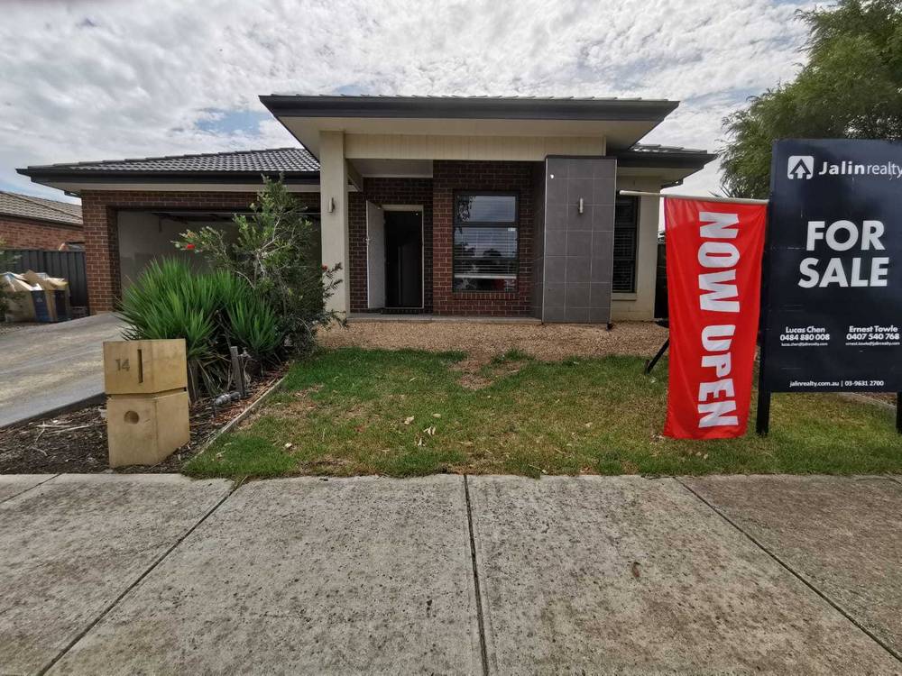 14 Bregman Esplanade, Manor Lakes, VIC 3024