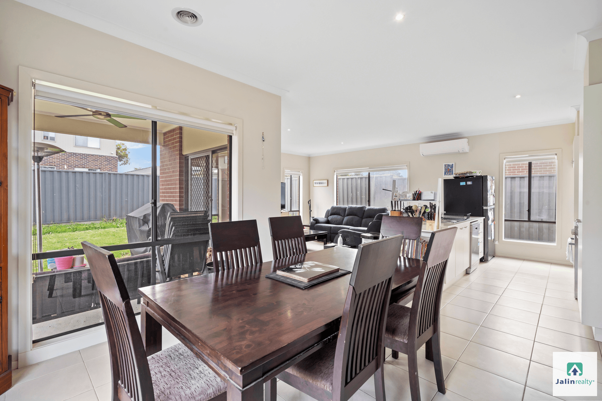 14 Bregman Esplanade, Manor Lakes, VIC 3024