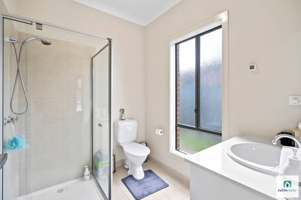 14 Bregman Esplanade, Manor Lakes, VIC 3024