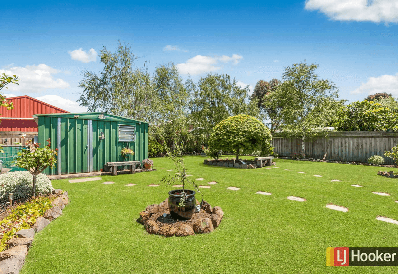 13 Roulston Way, WALLAN, VIC 3756