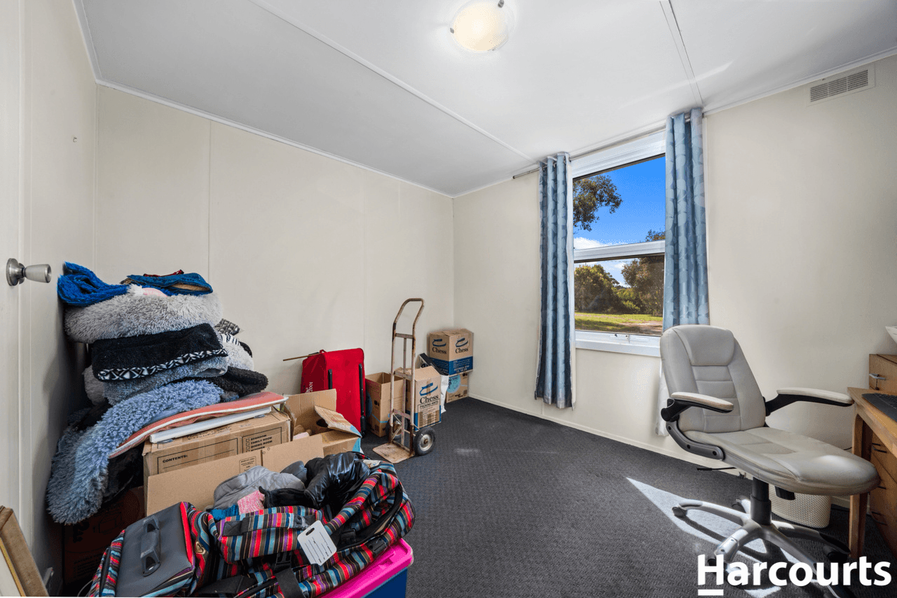 11 Clark Street, DUNALLEY, TAS 7177