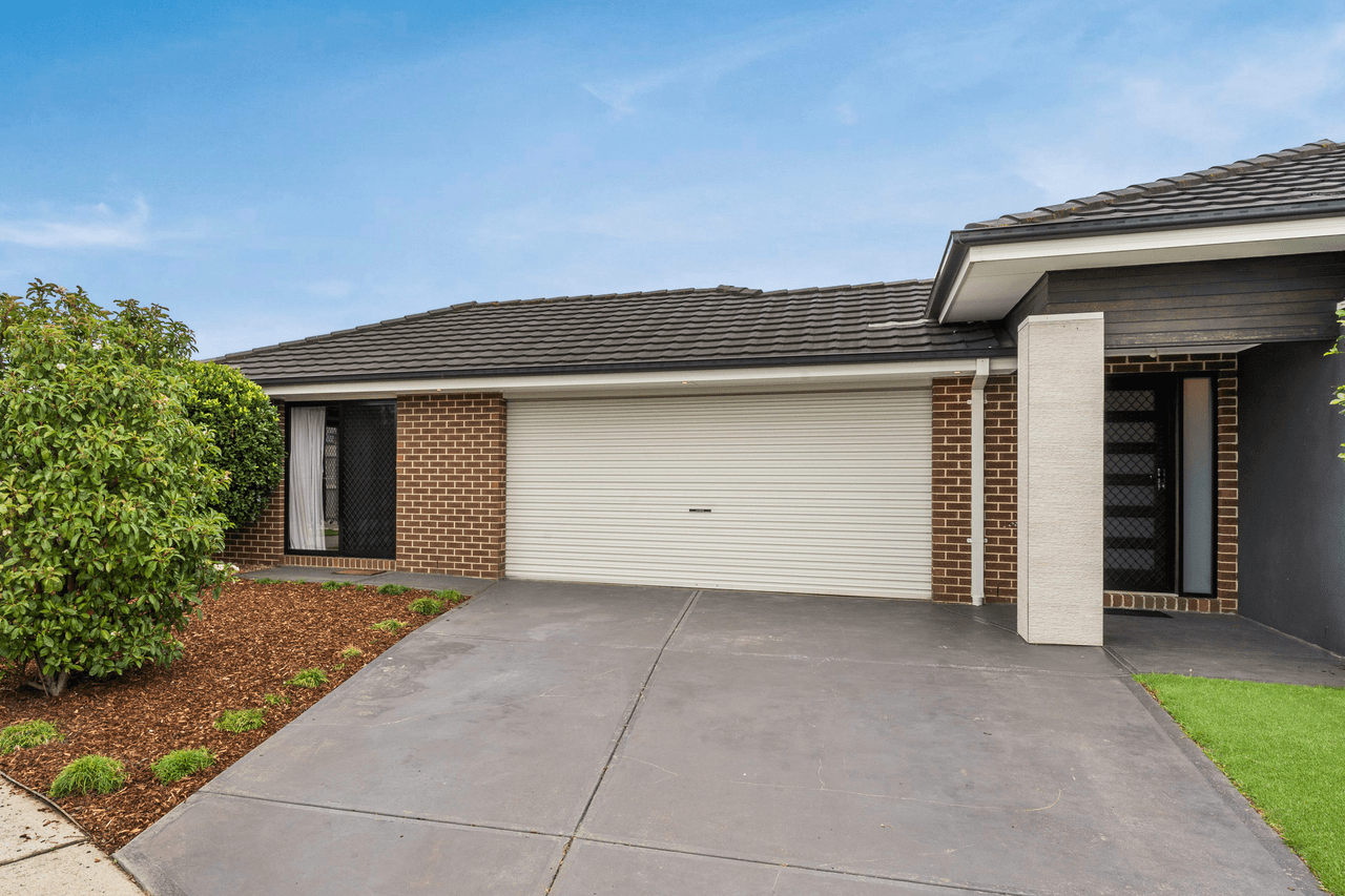 6 Pipit Close, PAKENHAM, VIC 3810