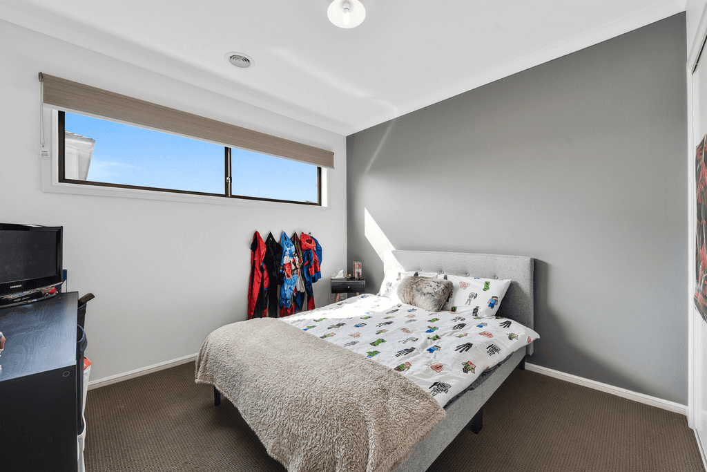 10 Clarence Place, CRANBOURNE EAST, VIC 3977