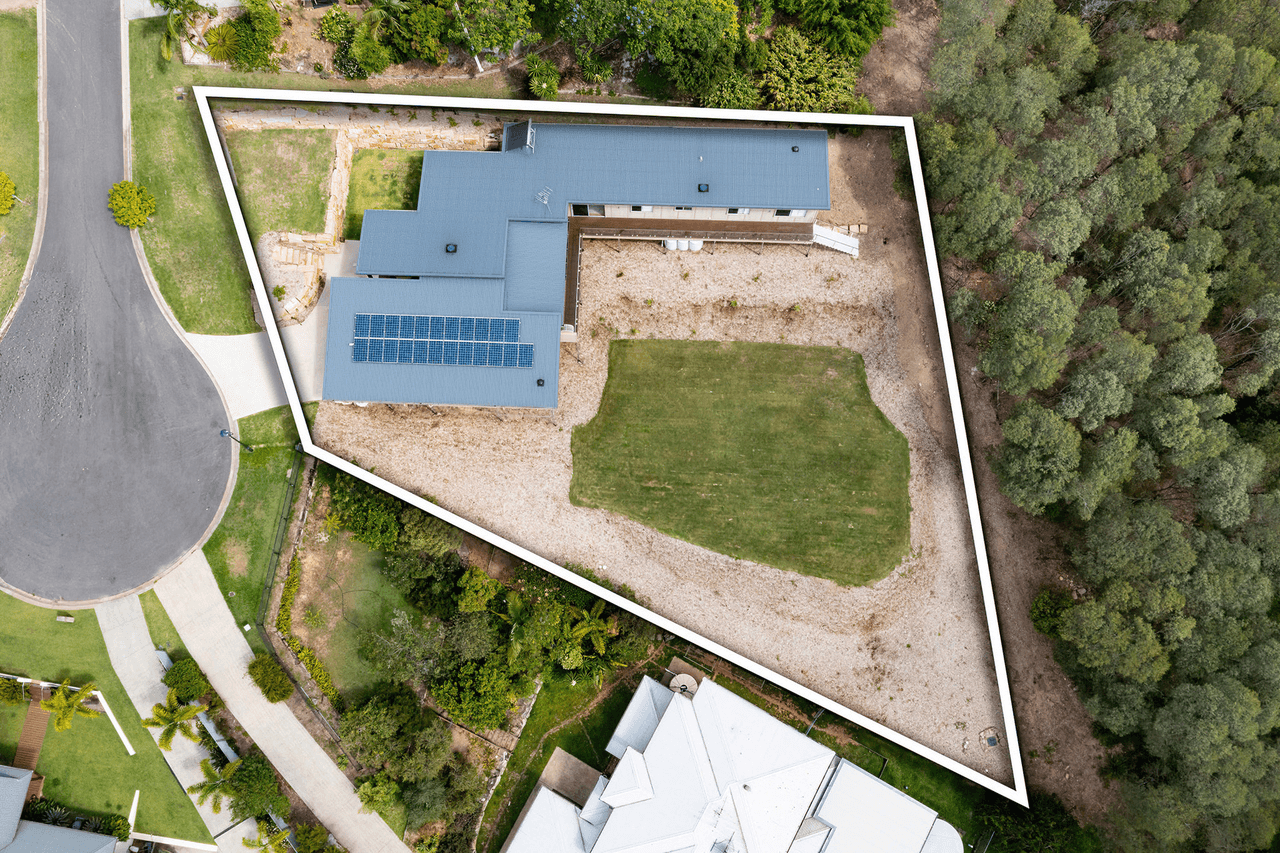 5 Hugh Place, Cashmere, QLD 4500