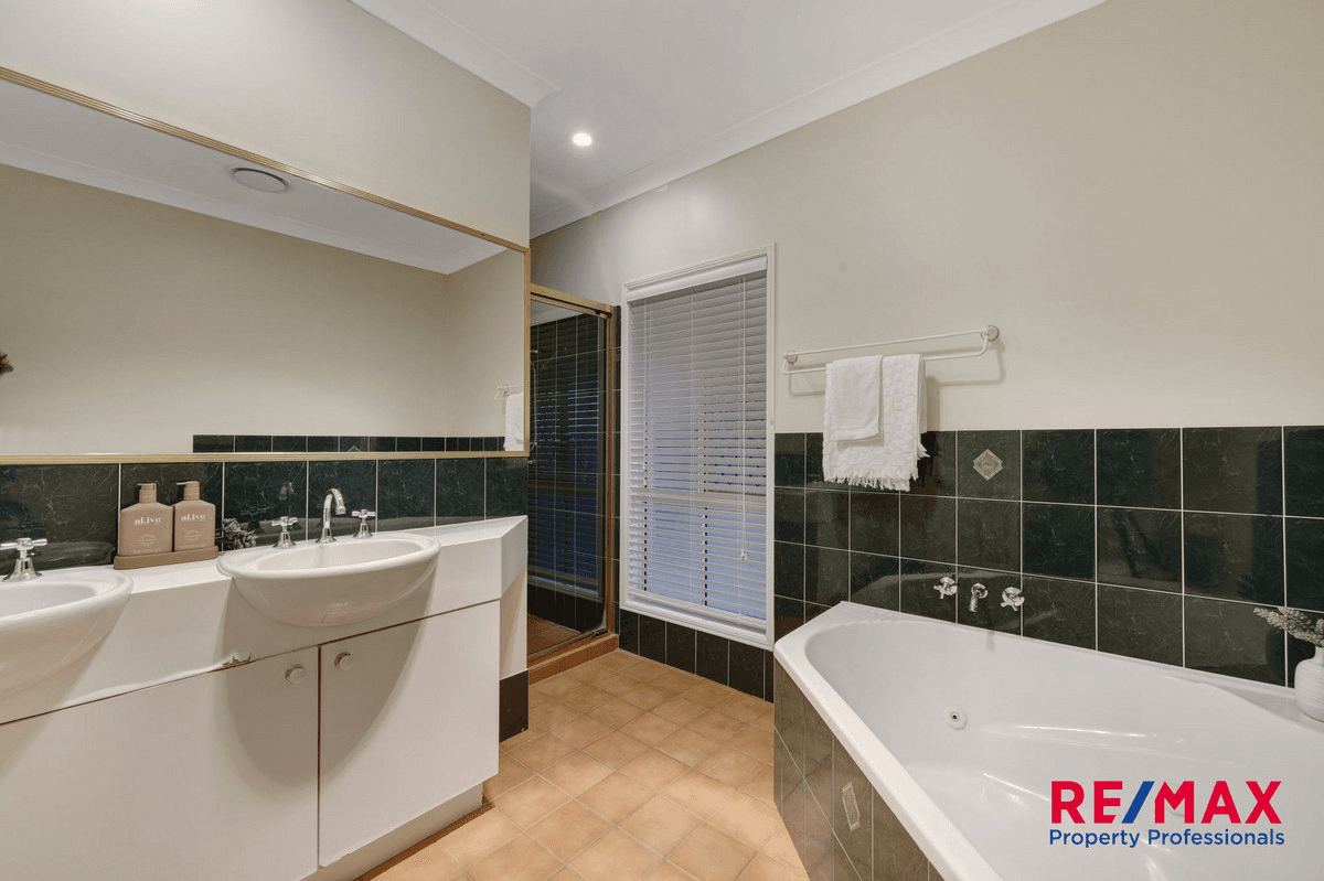 166-168 Silvereye Crescent, Greenbank, QLD 4124