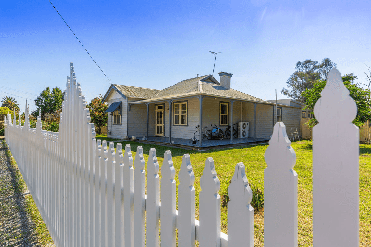 15 Sladen St, East, HENTY, NSW 2658