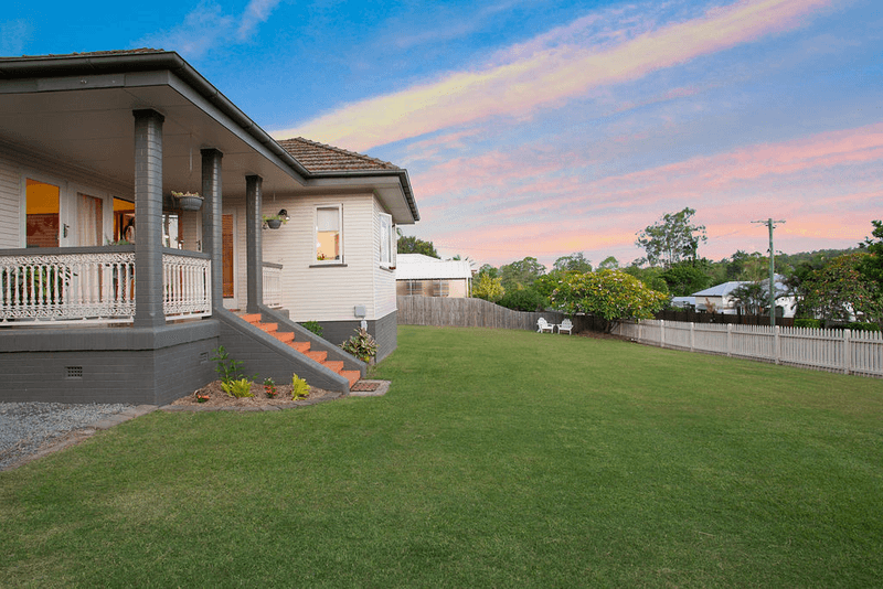 8 King Street, DINMORE, QLD 4303