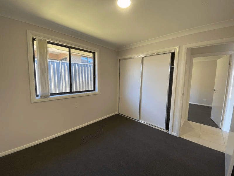 1/15 Birch Grove, ABERGLASSLYN, NSW 2320