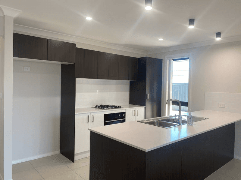 1/15 Birch Grove, ABERGLASSLYN, NSW 2320