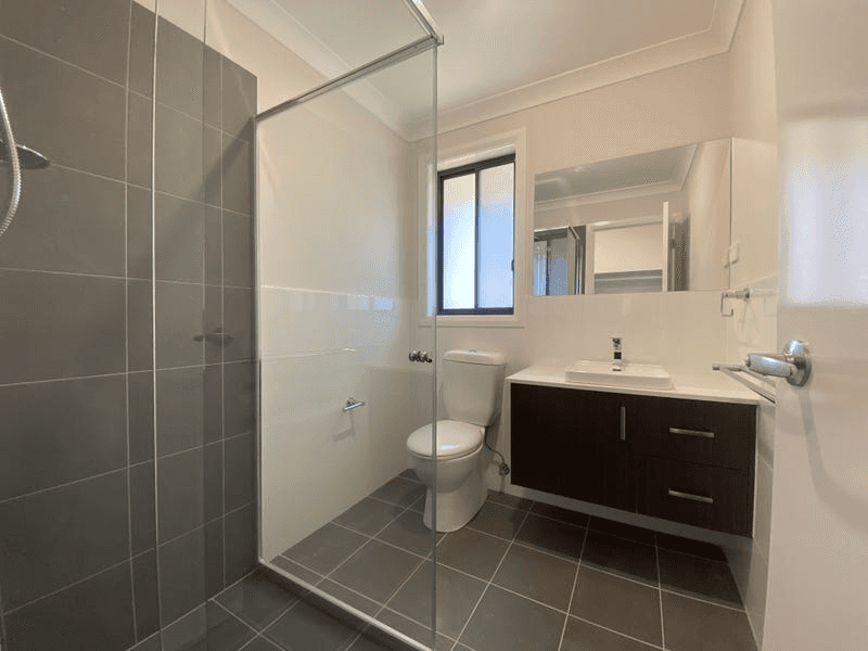 1/15 Birch Grove, ABERGLASSLYN, NSW 2320