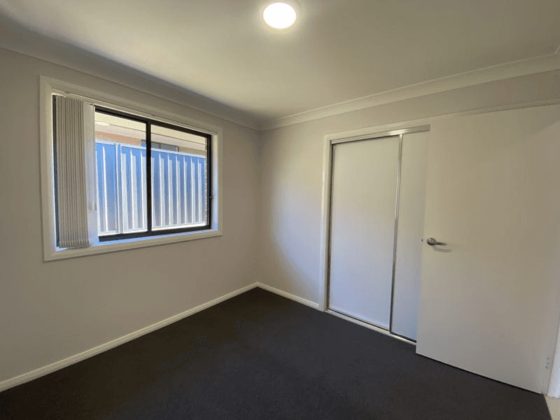 1/15 Birch Grove, ABERGLASSLYN, NSW 2320