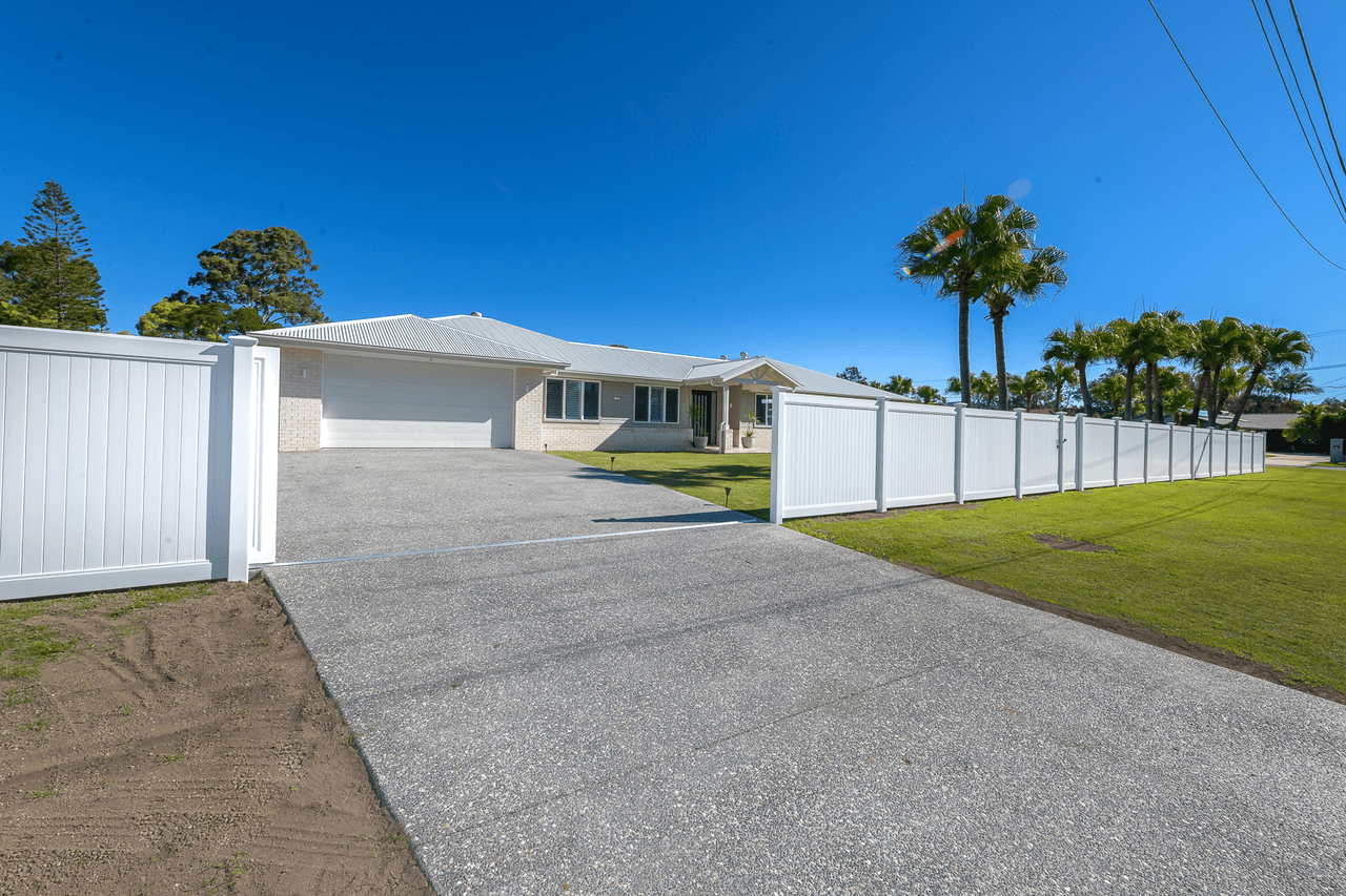 1 Nymboida Court, HELENSVALE, QLD 4212