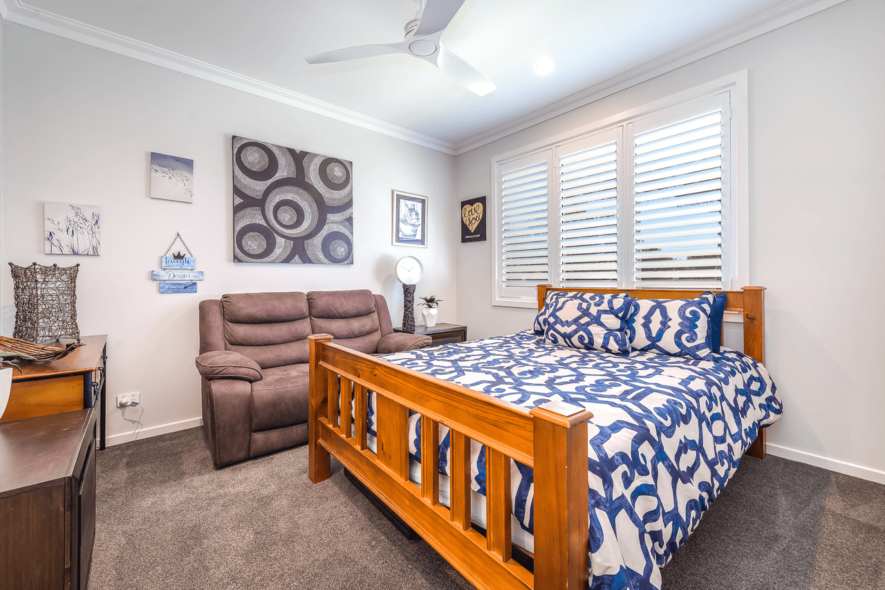 1 Nymboida Court, HELENSVALE, QLD 4212