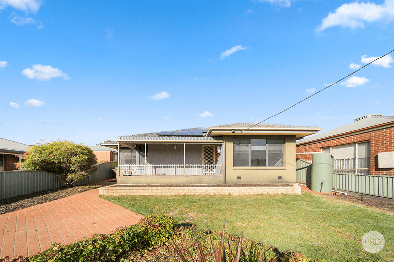 8 Retreat Road, FLORA HILL, VIC 3550