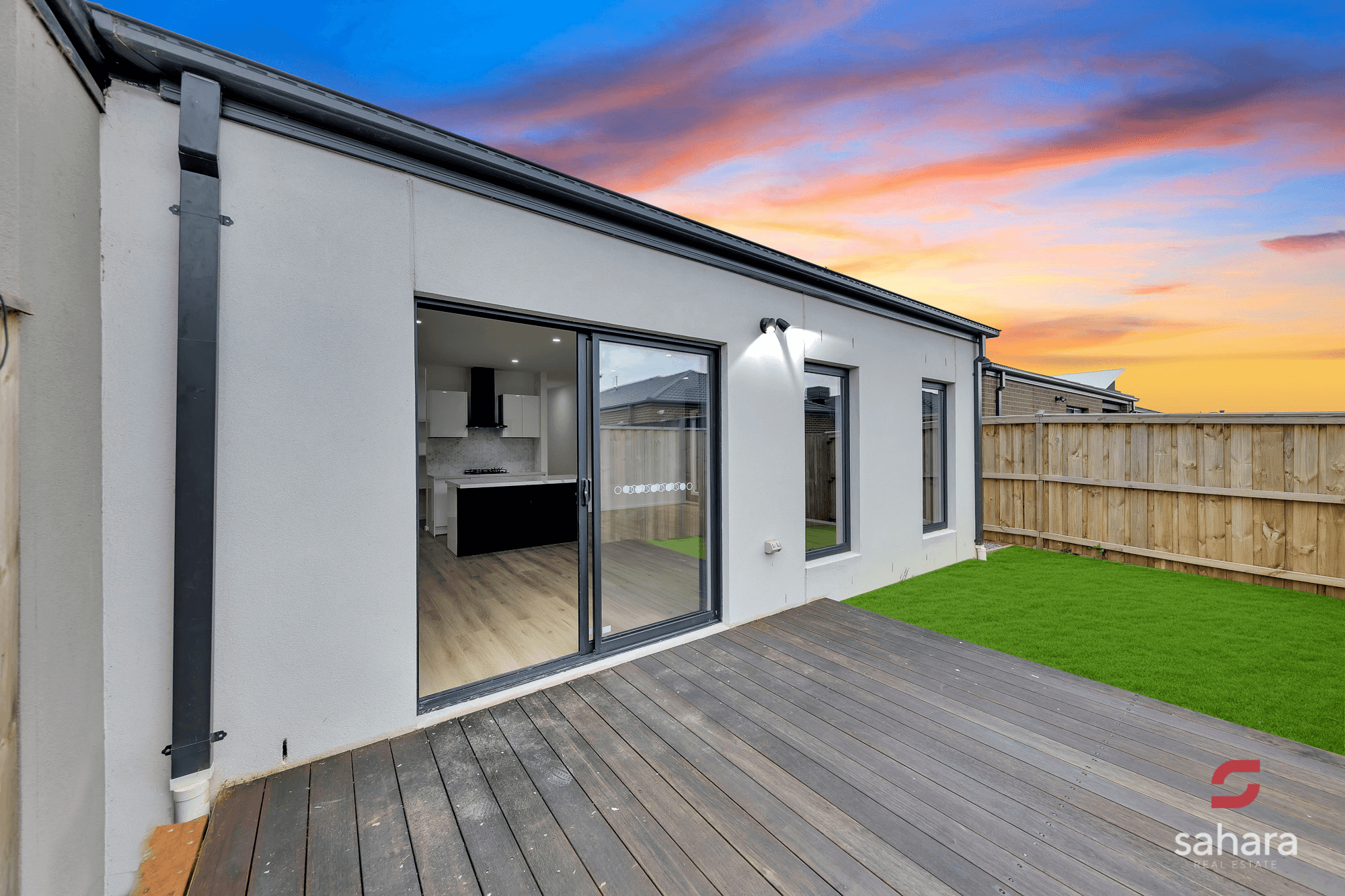 13 Huntingfield Street, THORNHILL PARK, VIC 3335