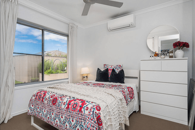 18 Toshack Place, POTTSVILLE, NSW 2489