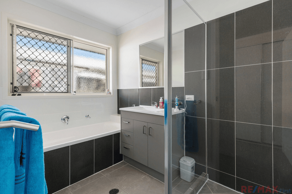 40 Spoonbill Drive, Forest Glen, QLD 4556