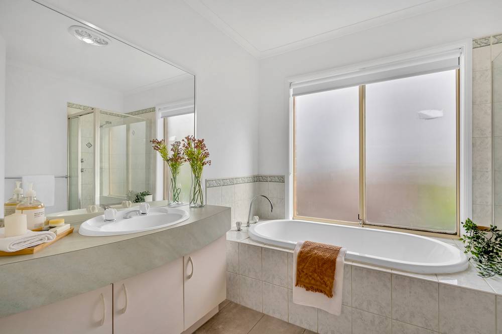 22 Southern Cross Drive, ROXBURGH PARK, VIC 3064