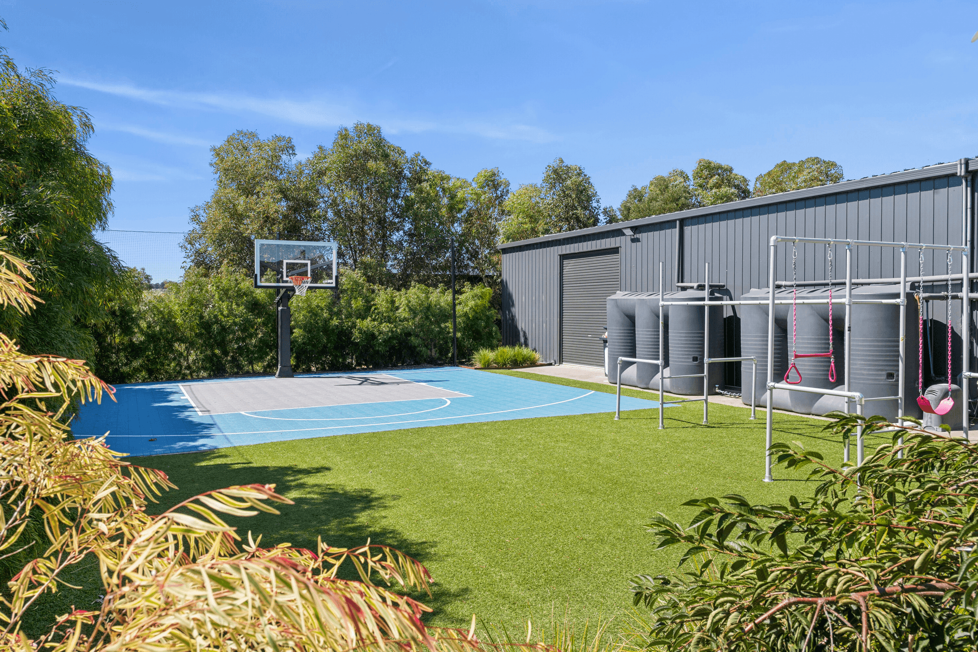 8 Dinnys Lane, Batesford, VIC 3213