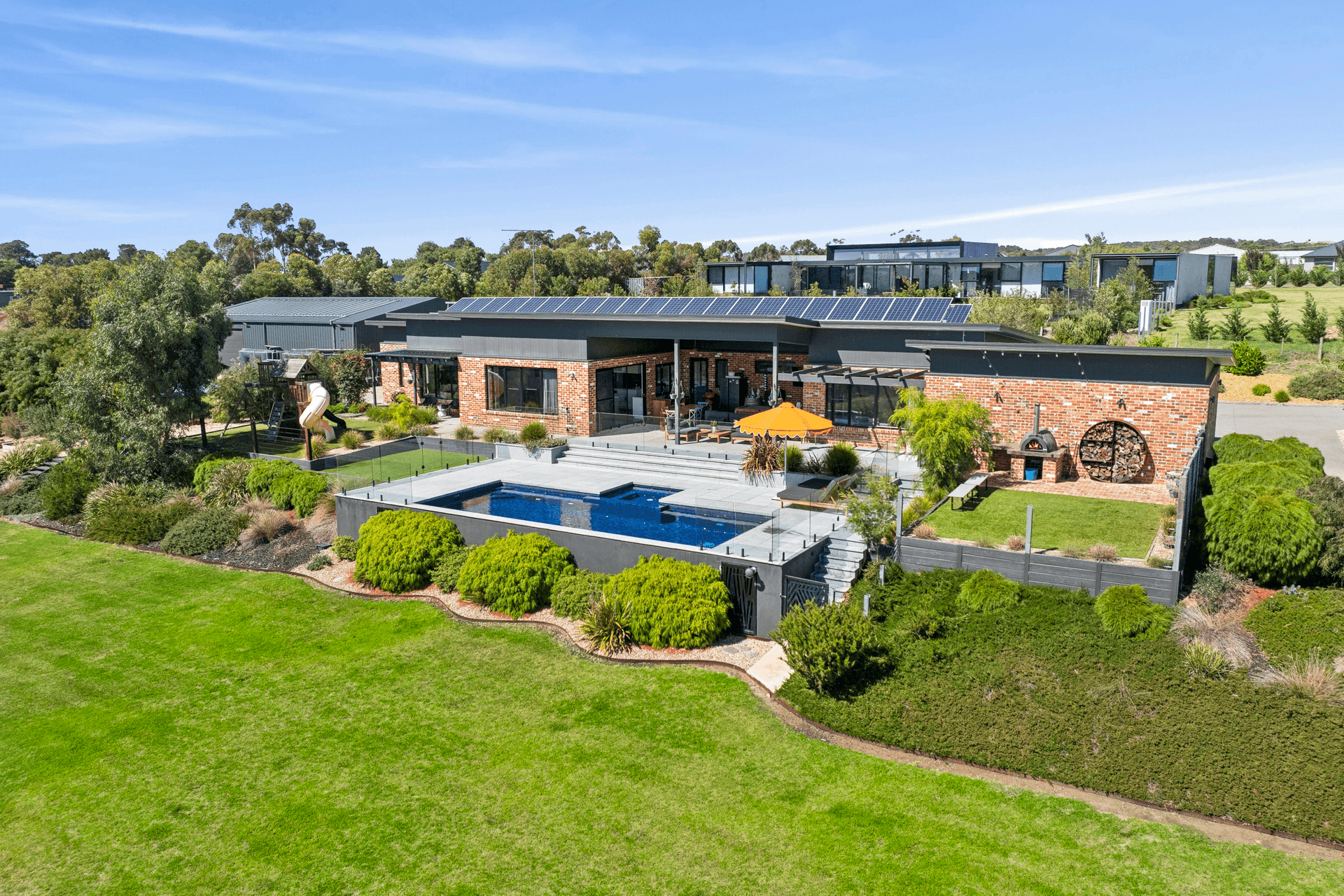 8 Dinnys Lane, Batesford, VIC 3213