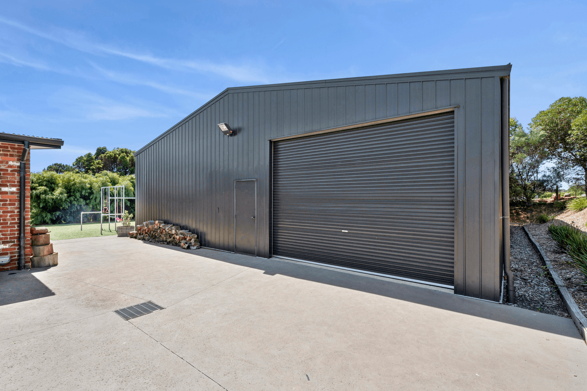 8 Dinnys Lane, Batesford, VIC 3213