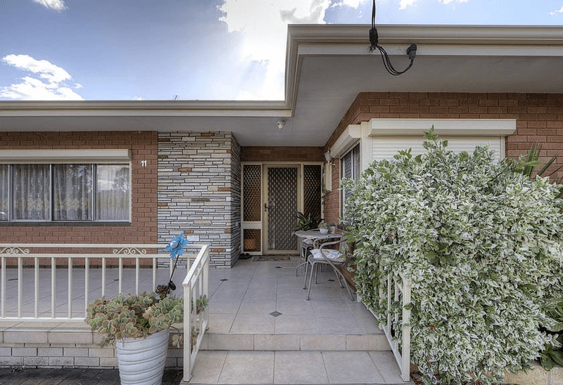 11 Sydenham Street, RIVERVALE, WA 6103