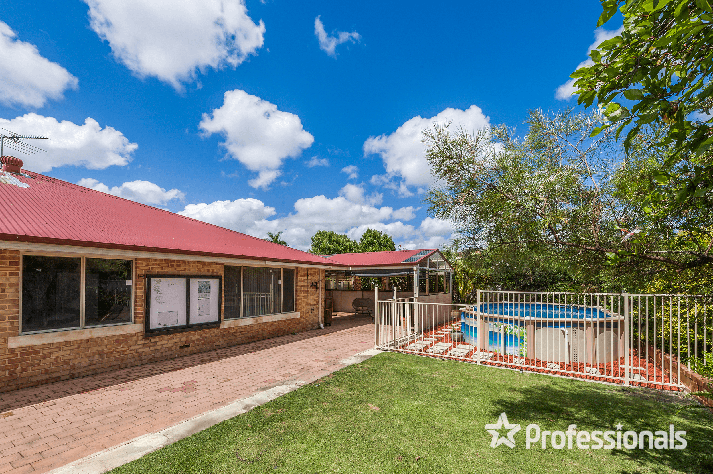 23 Promontory Parade, BALLAJURA, WA 6066