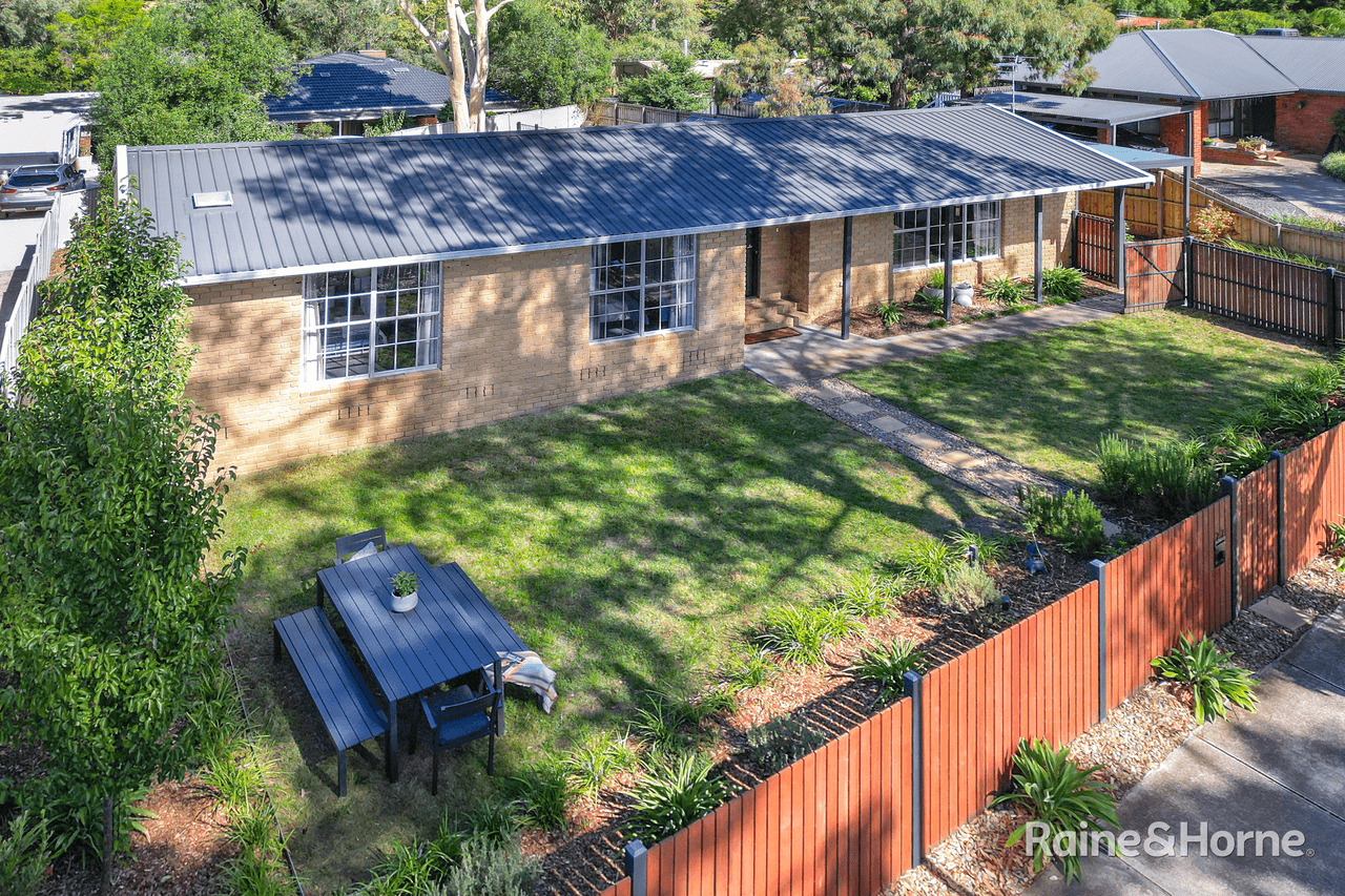 27 Menzies Drive, SUNBURY, VIC 3429