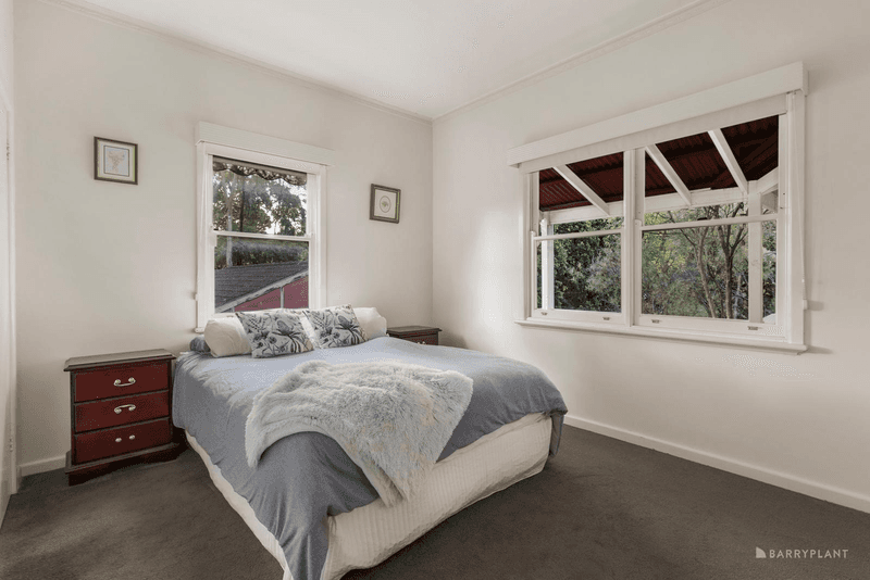 4 Glenview Road, DONCASTER EAST, VIC 3109